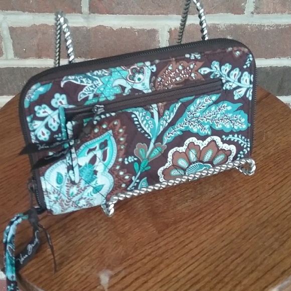 Vera Bradley Zip Around Wallet /Wristlet - Picture 2 of 3